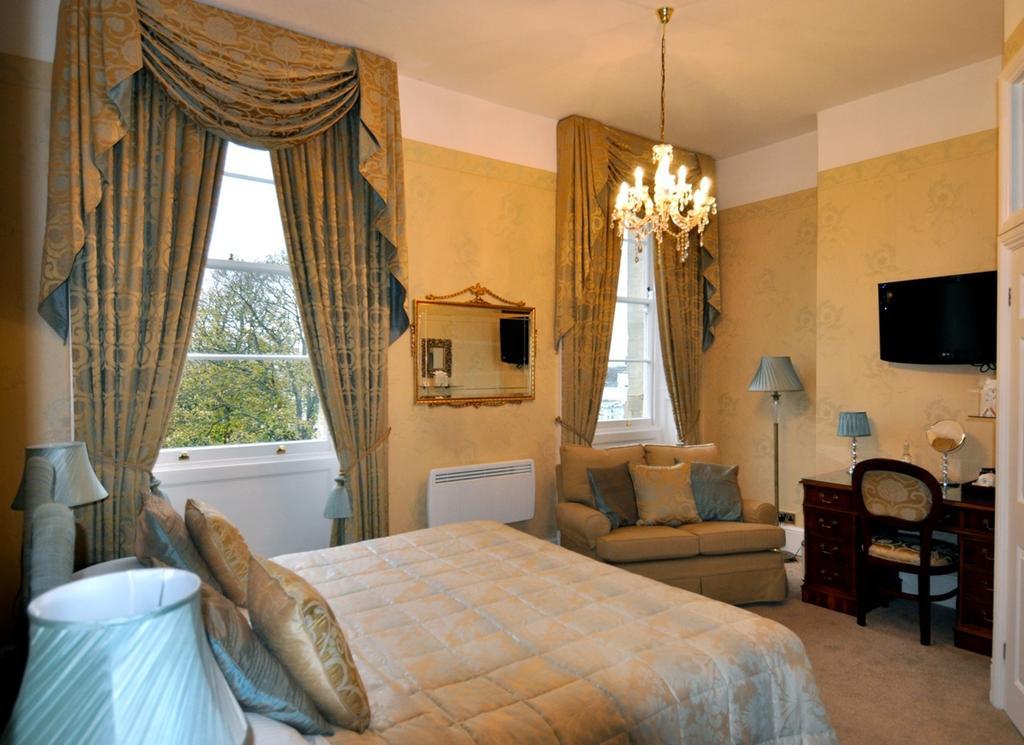 צ'לטנהם Willoughby House Hotel & Apartments חדר תמונה