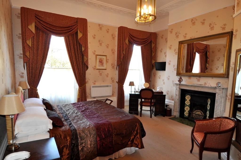 צ'לטנהם Willoughby House Hotel & Apartments חדר תמונה