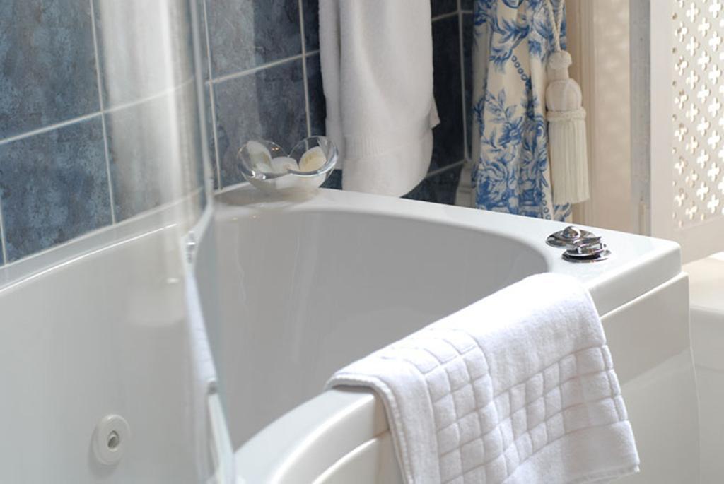 צ'לטנהם Willoughby House Hotel & Apartments חדר תמונה