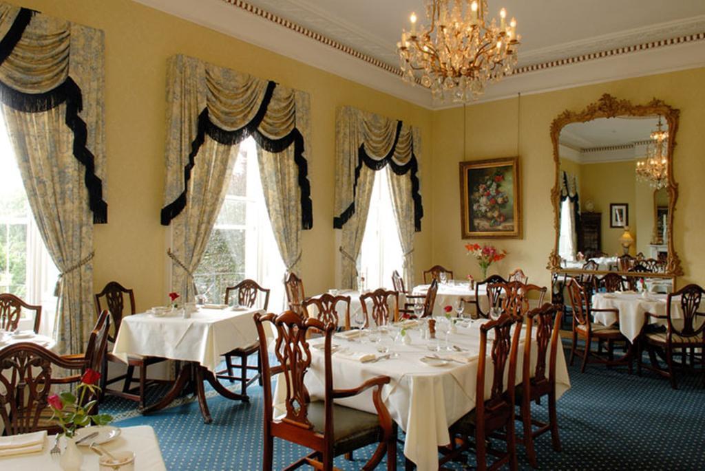 צ'לטנהם Willoughby House Hotel & Apartments מראה חיצוני תמונה