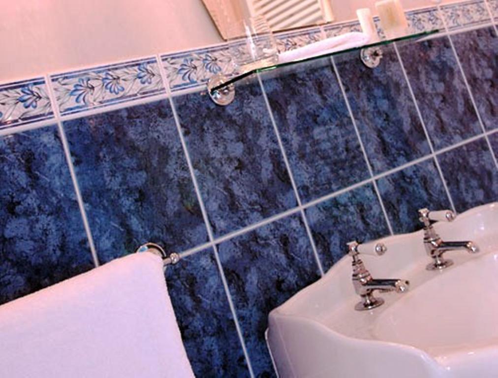 צ'לטנהם Willoughby House Hotel & Apartments מראה חיצוני תמונה